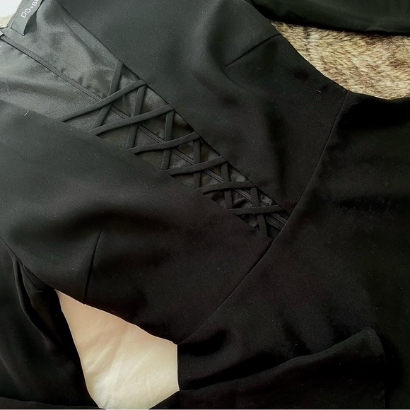 Bell Sleeve Criss Cross Deep V Peplum Top - Picture 3 of 5